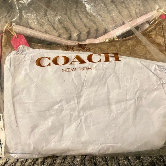 Coach East/West Celeste Women's Convertible Crossbody/Handbag  NEW - Picture 6 of 7